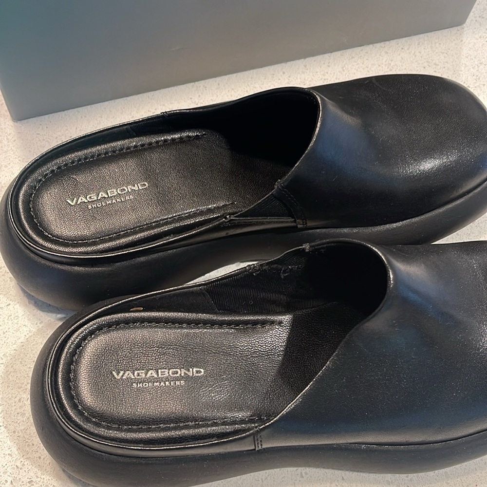Vagabond Black Leather Slip-On Mules - Picture 8 of 9